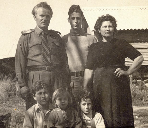 סיפורה של משפחת בית אור – מאלבום המשפחה