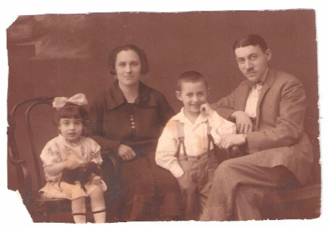 אסתר קווה לבית גלובה – מאלבום המשפחה