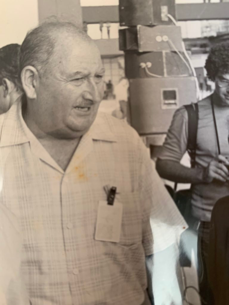 מנהל, מהנדס ובעל מעוף – מאלבום המשפחה