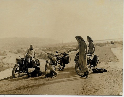 המסע המופלא של מנשה פיסטרוב – מאלבום המשפחה