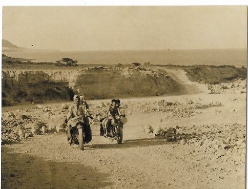 המסע המופלא של מנשה פיסטרוב – מאלבום המשפחה