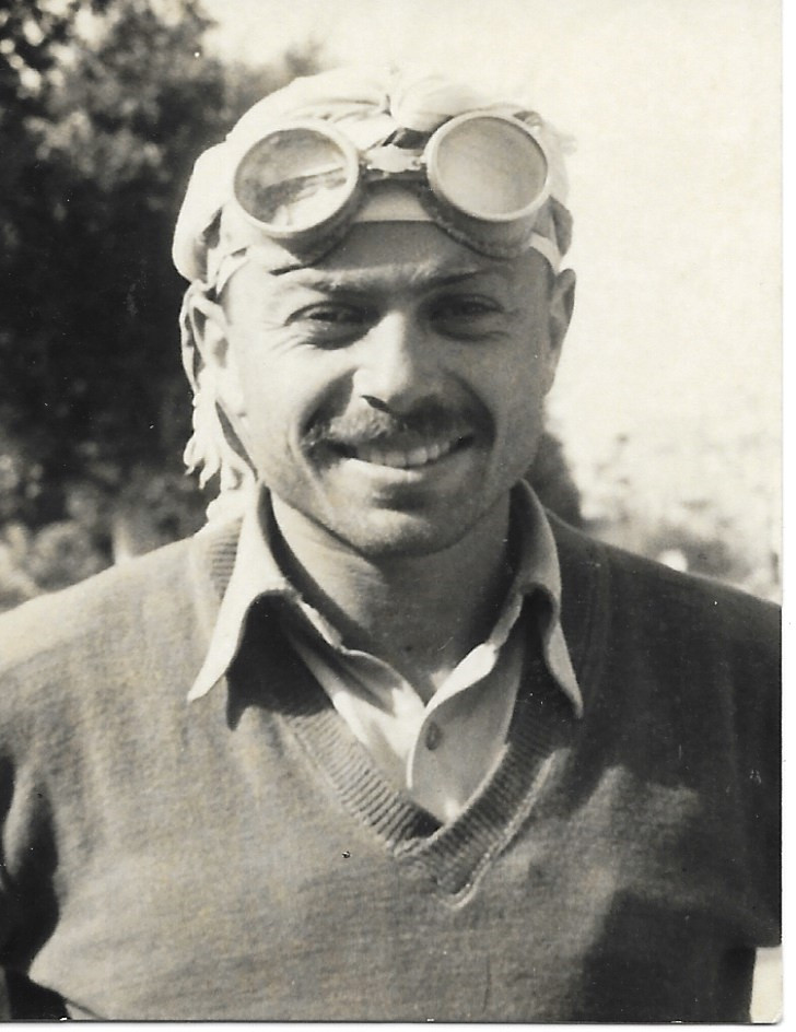 המסע המופלא של מנשה פיסטרוב – מאלבום המשפחה