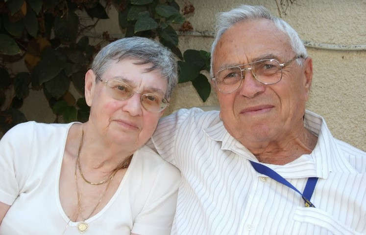 המסע המופלא של מנשה פיסטרוב – מאלבום המשפחה